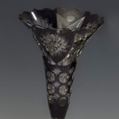 Lila ezüst talpú kristály váza